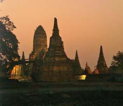 Los templos o Wat, son interesantes atractivos turísticos en Tailandia.