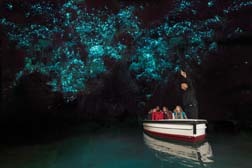 Las increíbles cavernas Waitomo Glowworm, una de las maravillas de Nueva Zelanda donde la naturaleza hace brillar las paredes.