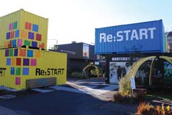 El centro comercial Re: START, en Christchurch, restaurantes y tiendas construidos con contenedores.